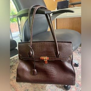 Designer Inspired large Brown crocodile-embossed Purse Shoulder Bag w/ gold lock